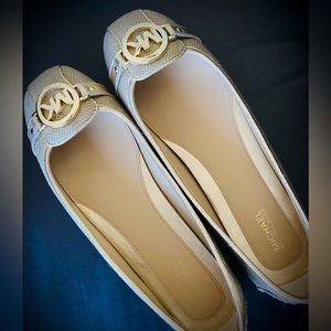 Womens MICHAEL Michael Kors Fulton Ballet Flats Gold Metallic Fabric size 9